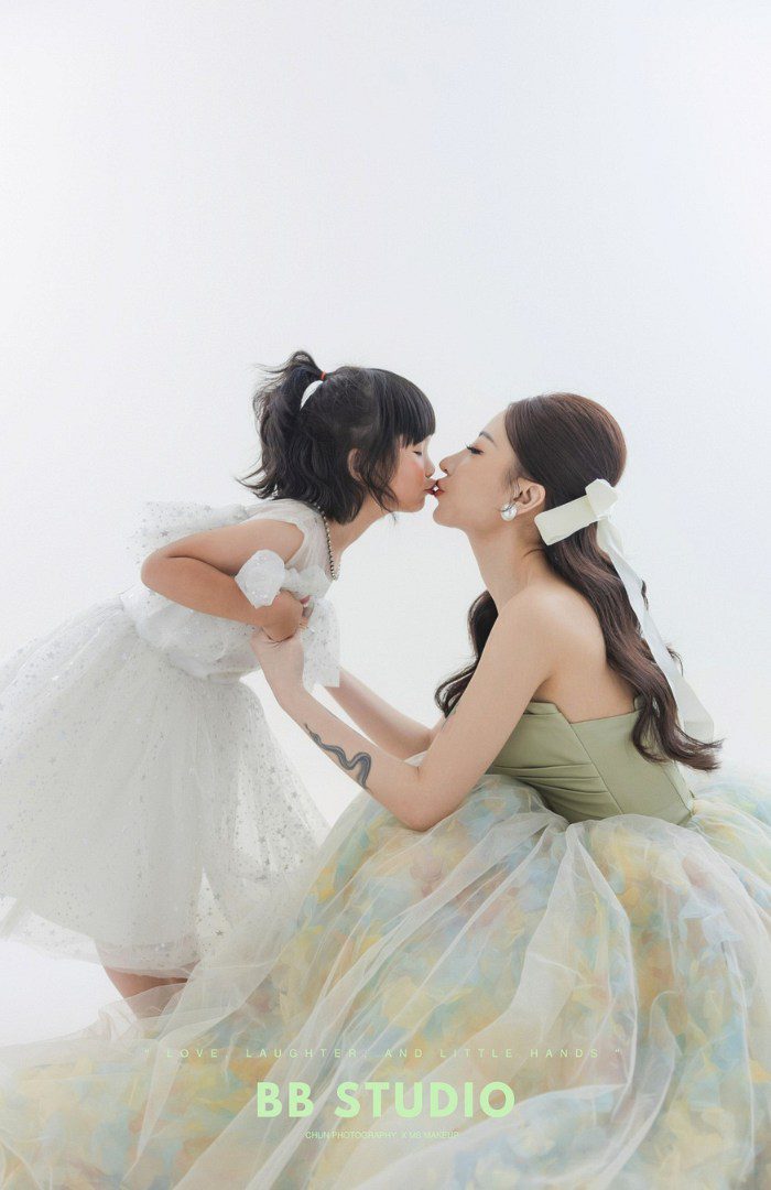 溫馨互動全家福作品3